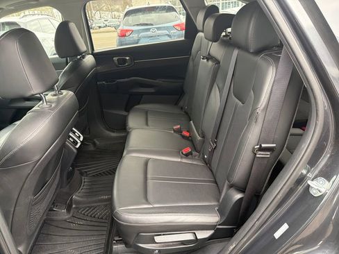 Certified 2024 Kia Sorento S w/ Panoramic Sunroof Package image 25