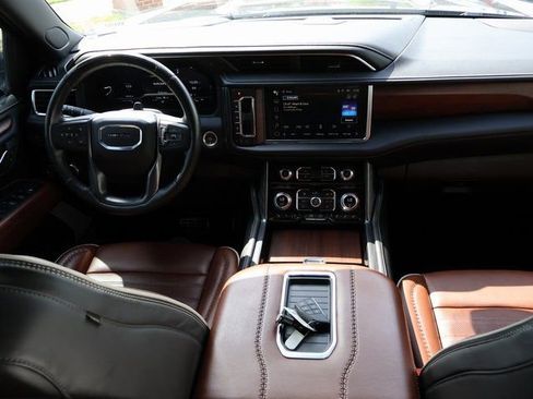 Certified 2024 GMC Yukon Denali Ultimate AWD/4WD image 13