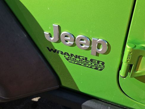 Used 2018 Jeep Wrangler Unlimited Sport image 13