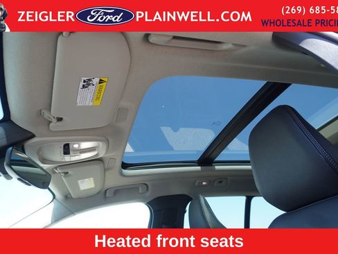 Used 2023 Volvo XC40 B5 Plus w/ Protection Package Premier image 18