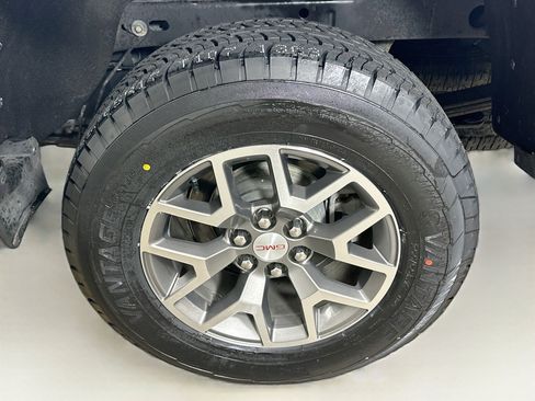 Used 2021 GMC Canyon AT4 w/ Driver Alert Package AWD/4WD image 11