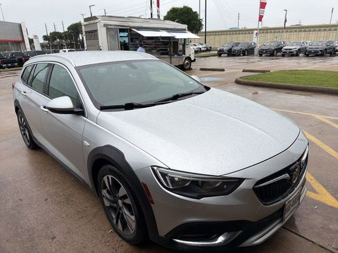Used 2019 Buick Regal Essence AWD/4WD image 6