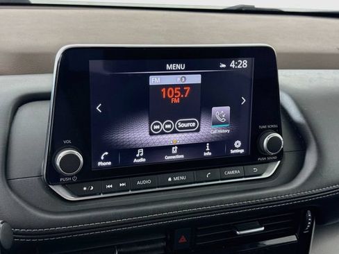 Used 2022 Nissan Rogue SV FWD image 15