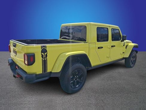 Used 2023 Jeep Gladiator Rubicon w/ Cold Weather Group AWD/4WD image 4