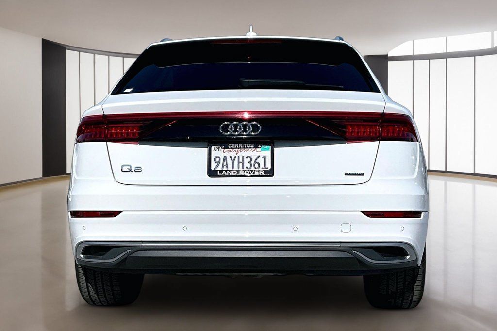 Used 2022 Audi Q8 Premium AWD/4WD image 5