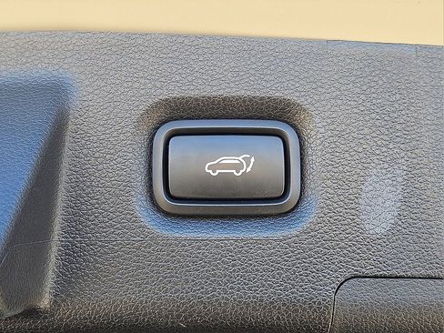 Used 2023 Hyundai Santa Fe SEL image 16