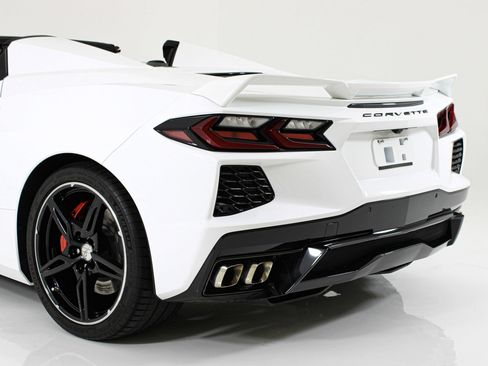 Used 2022 Chevrolet Corvette Stingray Premium Conv w/ Z51 Performance Package RWD image 24