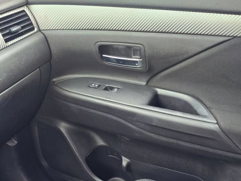 Used 2018 Mitsubishi Outlander ES FWD image 35