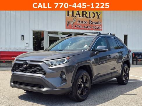 Used 2021 Toyota RAV4 XLE FWD image 1