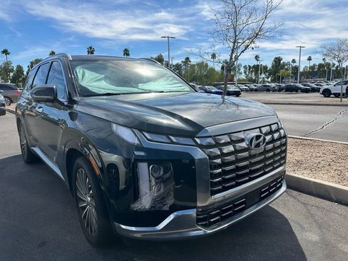 Used 2023 Hyundai Palisade Calligraphy w/ Cargo Package image 2