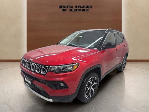 Used 2025 Jeep Compass Limited AWD/4WD image 2