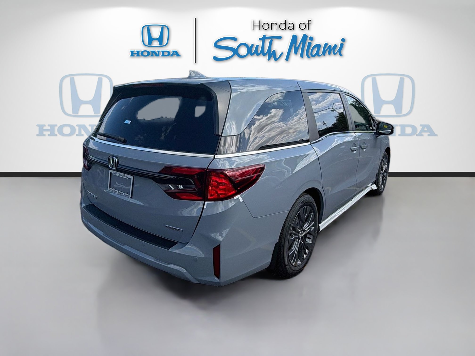 New 2027 Honda Odyssey Touring image 7