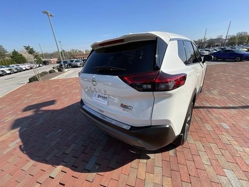 Used 2021 Nissan Rogue SV FWD image 34