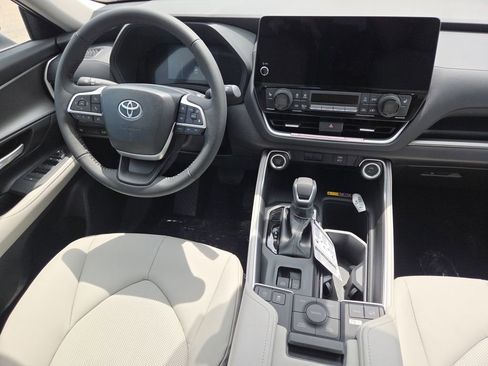 New 2026 Toyota Grand Highlander AWD image 30