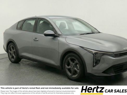 Used 2025 Kia K4 LXS image 1