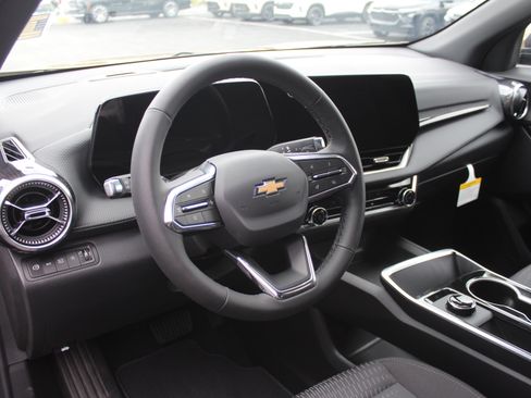 New 2027 Chevrolet Equinox LT w/ Safety and Technology Package AWD/4WD image 10
