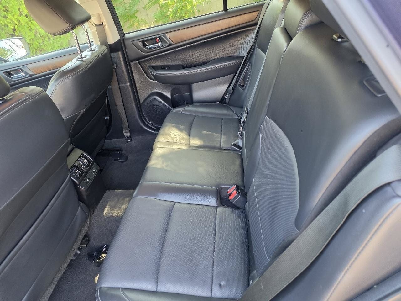 Used 2015 Subaru Outback 2.5i Limited AWD/4WD image 8
