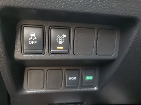 Used 2017 Nissan Rogue SV FWD image 20