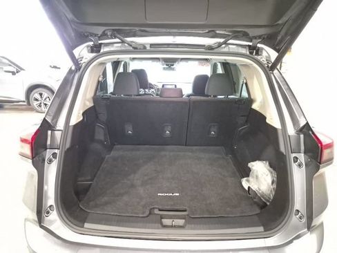 Used 2024 Nissan Rogue SV FWD image 19
