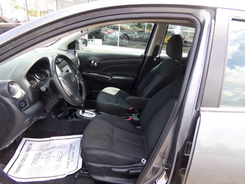 Used 2019 Nissan Versa SV FWD image 10