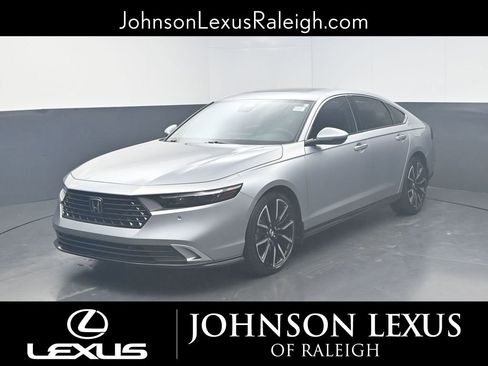 Used 2023 Honda Accord Touring image 1