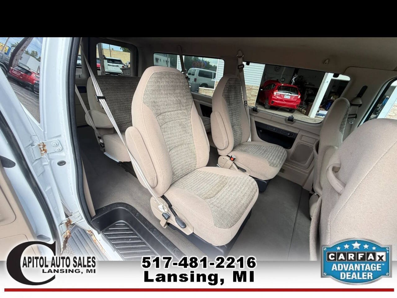 Used 2001 Ford E-150 and Econoline 150 Wagon RWD image 17