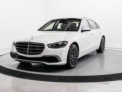Used 2023 Mercedes-Benz S 580 4MATIC Sedan image 3