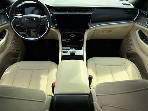 New 2026 Jeep Grand Cherokee L Limited image 18