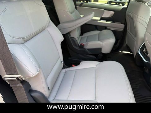 New 2026 Ford Expedition Active RWD image 15