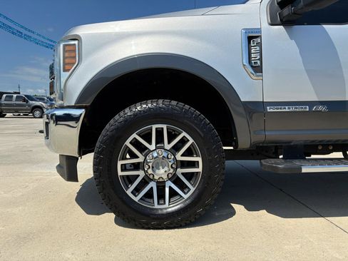 Used 2018 Ford F250 Lariat w/ Lariat Value Package AWD/4WD image 7