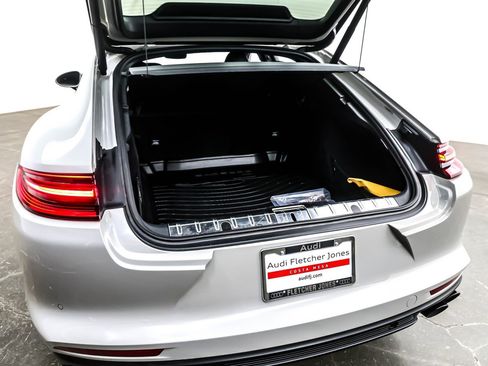 Used 2019 Porsche Panamera image 22