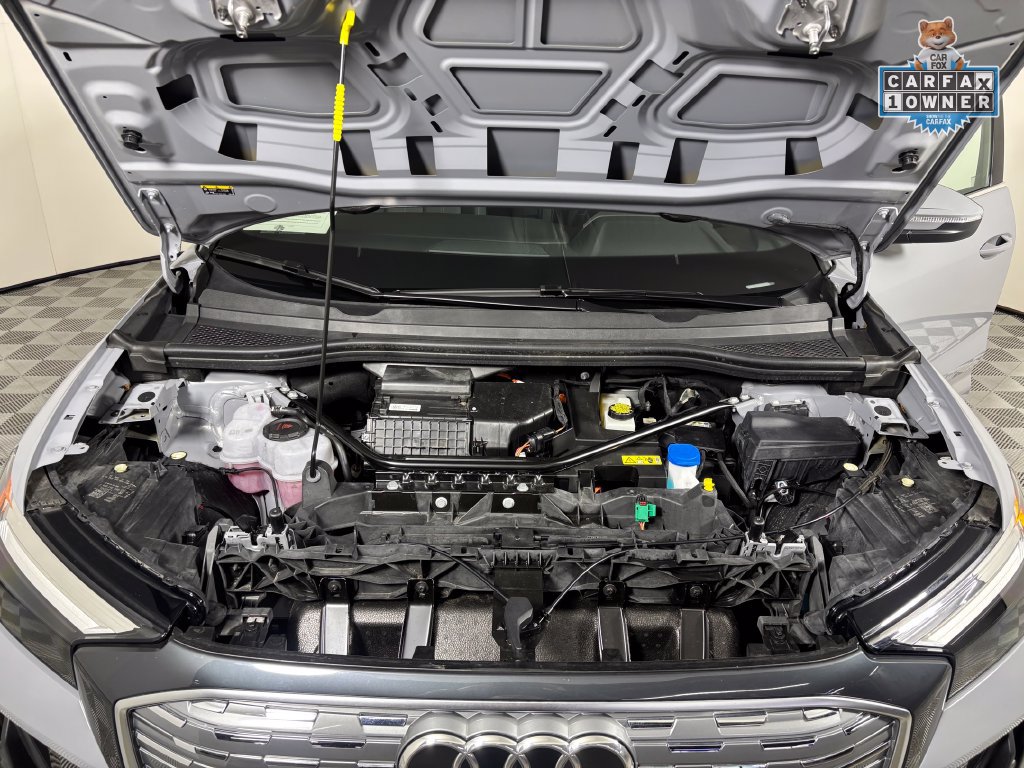 Used 2025 Audi Q4 e-tron Premium w/ Convenience Package AWD/4WD image 25