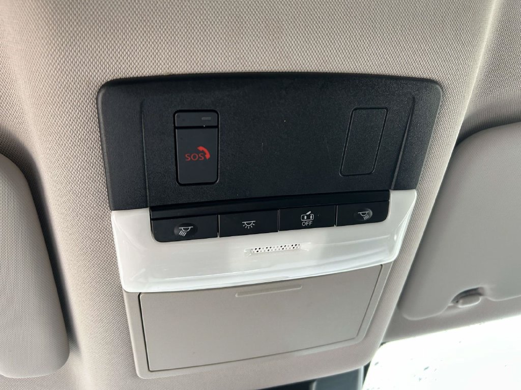 Used 2025 Nissan Rogue SV AWD/4WD image 24