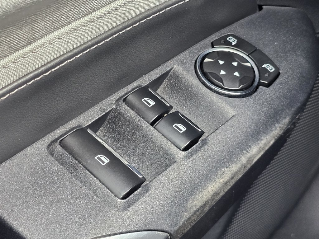 Used 2024 Ford Mustang Convertible RWD image 22