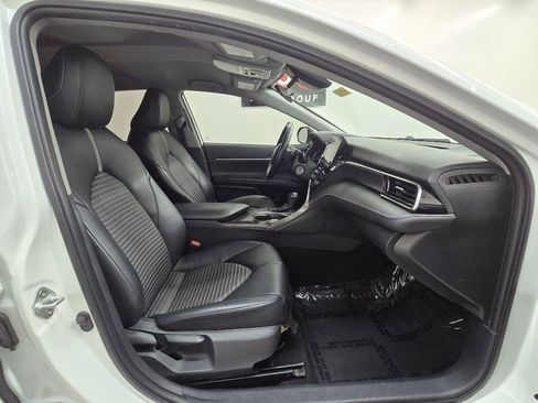 Used 2021 Toyota Camry SE FWD image 21