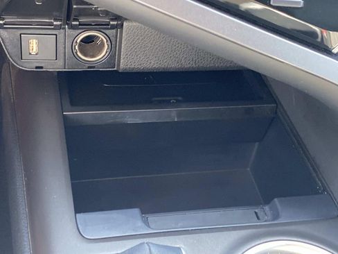 Used 2021 Toyota Camry XLE image 20