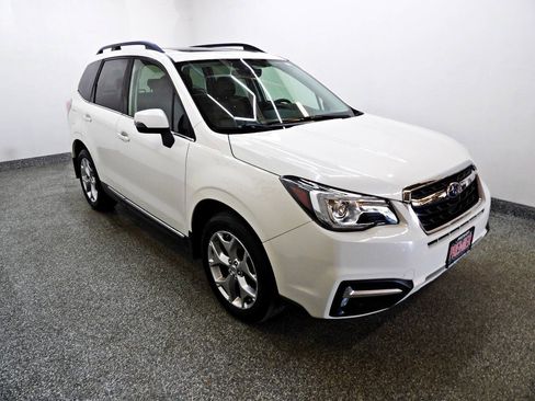 Used 2017 Subaru Forester 2.5i Touring AWD/4WD image 3
