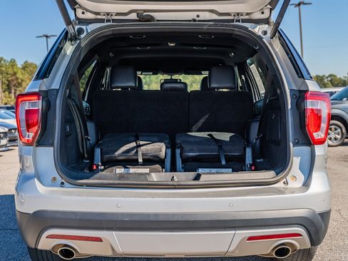 Certified 2017 Ford Explorer XLT w/ Equipment Group 202A image 17