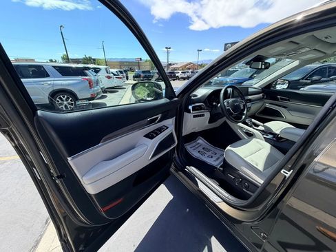 Used 2021 Kia Telluride EX w/ Towing Package AWD/4WD image 12