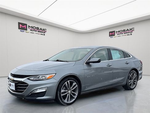 Used 2024 Chevrolet Malibu LT image 3