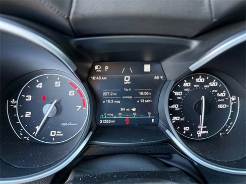 Used 2022 Alfa Romeo Stelvio Veloce image 18