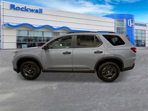 New 2025 Honda Pilot TrailSport image 2