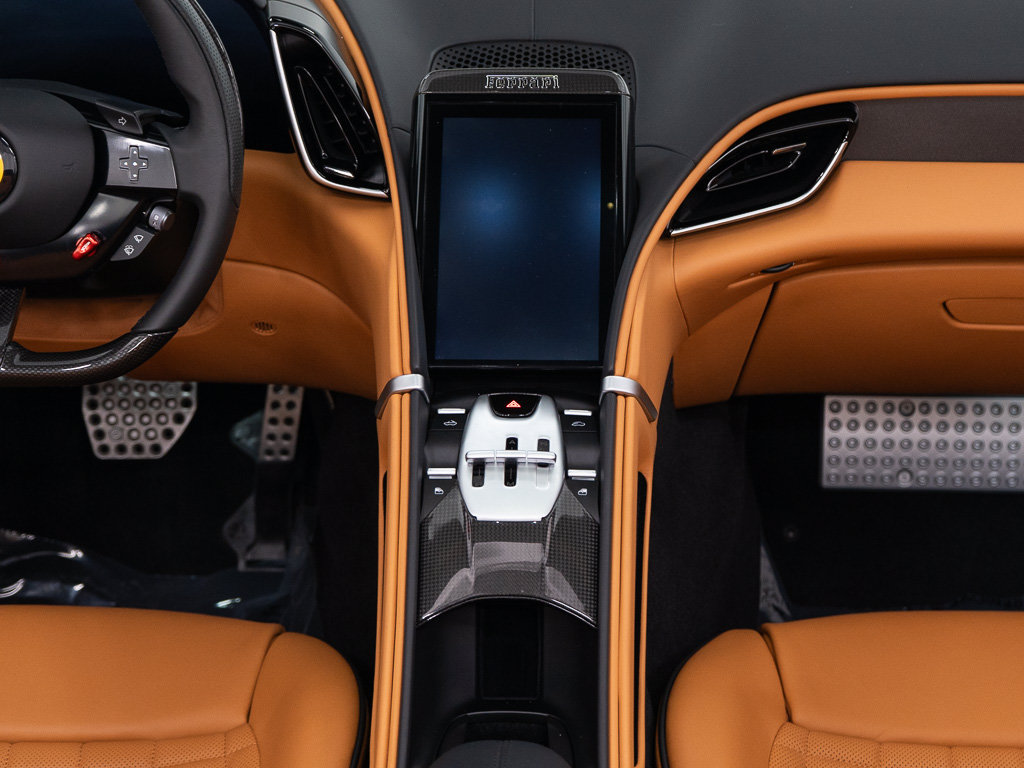 Used 2025 Ferrari Roma Spider RWD image 33