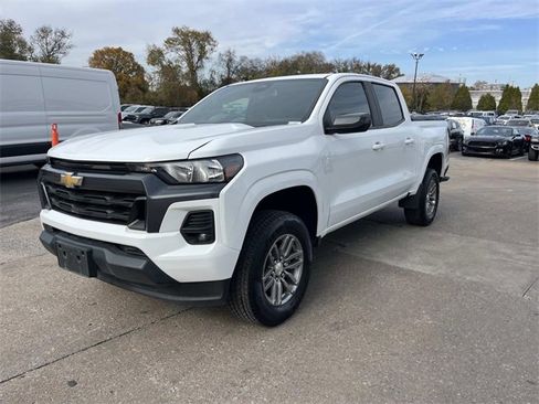 Used 2023 Chevrolet Colorado LT w/ LT Convenience Package II image 7