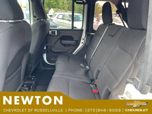 Used 2022 Jeep Wrangler Unlimited Sport AWD/4WD image 32
