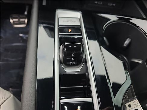 New 2026 Volkswagen Atlas Cross Sport SEL Premium R-Line image 21