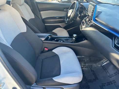 Used 2019 Toyota C-HR XLE image 24