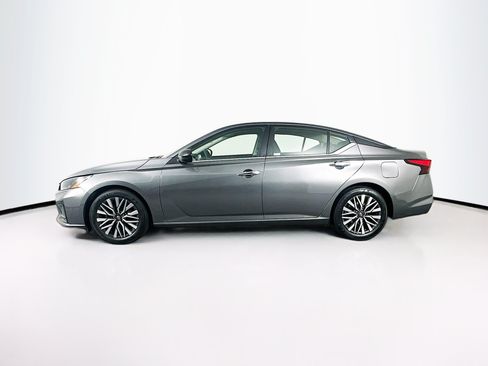Used 2024 Nissan Altima 2.5 SV FWD image 4