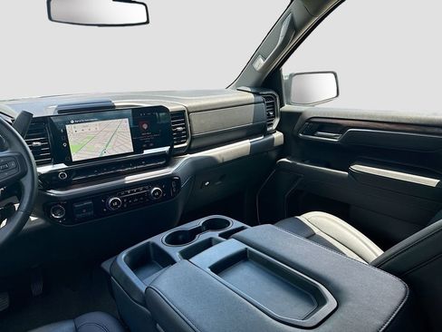Used 2025 GMC Sierra 1500 SLT AWD/4WD image 23