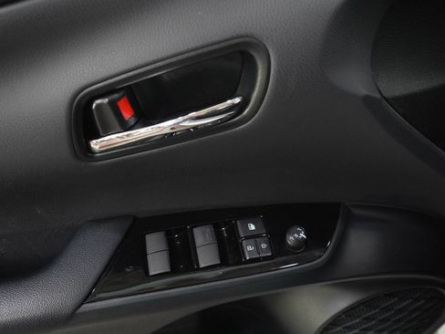 Used 2021 Toyota Prius FWD image 19